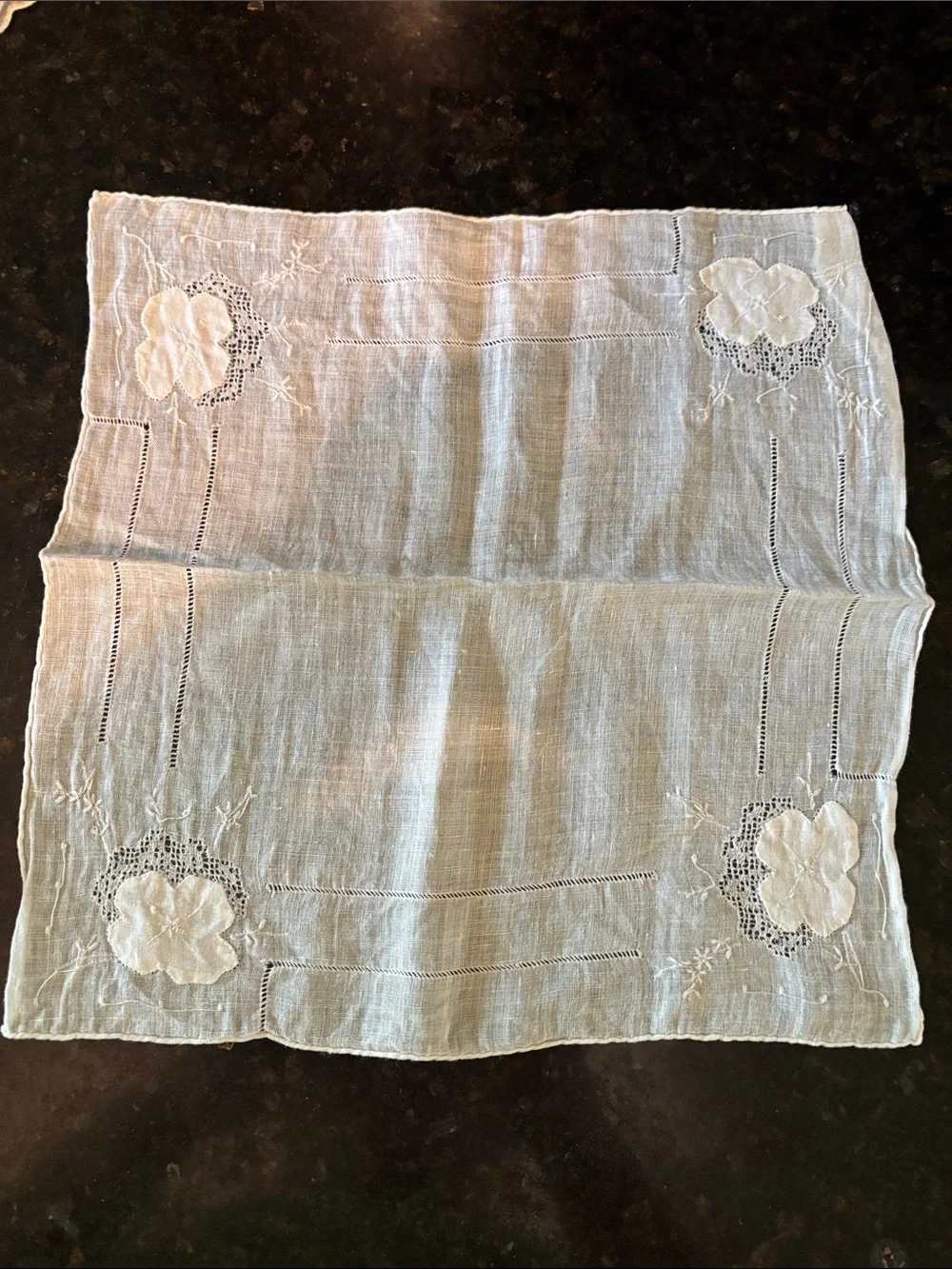 Vintage White Embroidered Linen Napkins - Set of 4